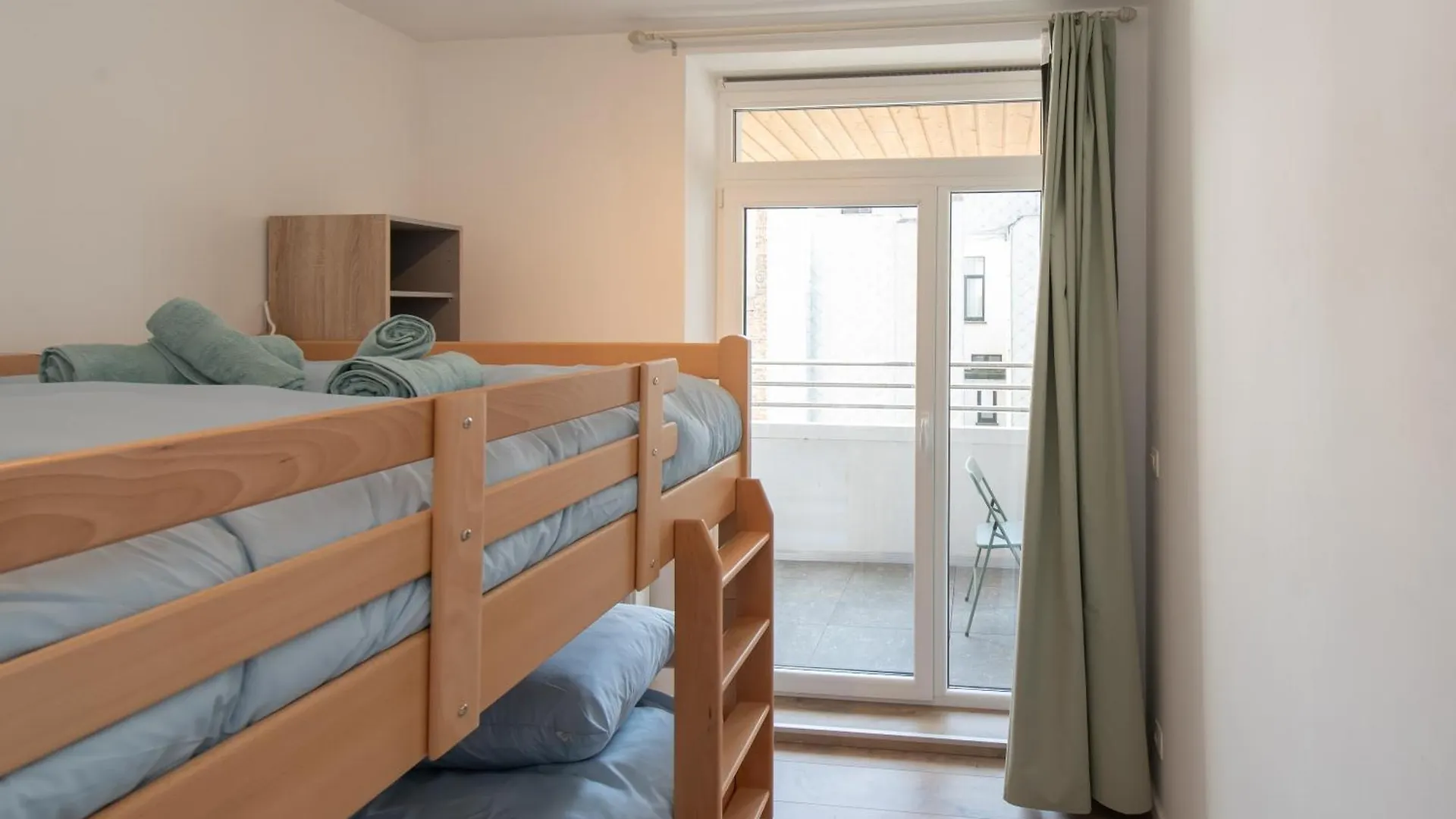 The Ostend Break Your Cozy Coastal Escape And Free Parking 0*,  Belgium